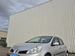 Gris Utilisé 2007 Renault Clio II Berline | 3 990 € (Prix juste)