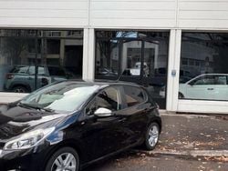 Noir Utilisé 2017 Peugeot 208 Style Citadine | 6 490 € (Bon prix)