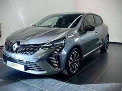 Gris Nouvelle 2025 Renault Clio V Techno Berline | 24 890 € (Prix cher)