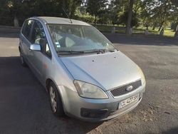 Utilisé 2004 Ford C-MAX Ghia Monospace | 700 €