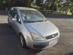 Utilisé 2004 Ford C-MAX Ghia Monospace | 700 €