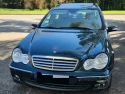 Vert Utilisé 2007 Mercedes C220 Break | 4 450 € (Prix juste)