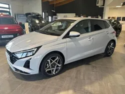 Gris Nouvelle 2024 Hyundai i20 | 20 990 € (Prix juste)
