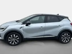 Gris Utilisé 2024 Renault Captur Techno SUV | 24 800 € (Prix juste)