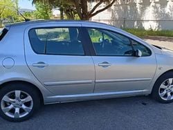 Gris Utilisé 2007 Peugeot 307 Berline | 3 900 € (Prix assez cher)