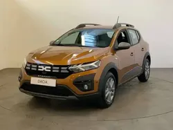 Orange Utilisé 2023 Dacia Sandero Expression Citadine | 14 890 € (Prix juste)