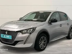 Gris Utilisé 2022 Peugeot e-208 Allure Citadine | 16 999 € (Prix juste)