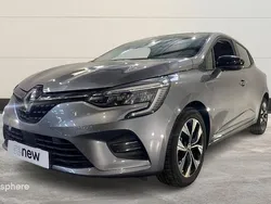 Gris Utilisé 2023 Renault Clio V Evolution Berline | 14 999 € (Prix juste)