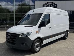 Gris Utilisé 2024 Mercedes Sprinter Van | 41 990 € (Prix juste)