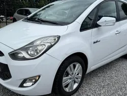 Blanc Utilisé 2010 Hyundai ix20 Premium Monospace | 4 990 €