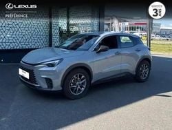 Gris Utilisé 2024 Lexus LBX Business Edition SUV | 30 990 € (Prix juste)