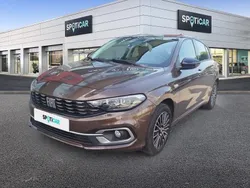 Bronze magnetico métallisé Utilisé 2021 Fiat Tipo Life Berline | 13 980 € (Prix juste)