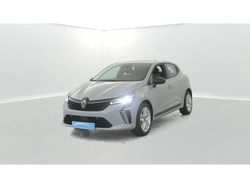 Gris Utilisé 2024 Renault Clio V Evolution Citadine | 15 990 € (Prix juste)