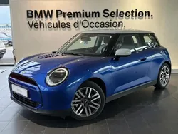 Bleue Utilisé 2024 Mini Cooper Classic Citadine | 28 995 € (Prix juste)