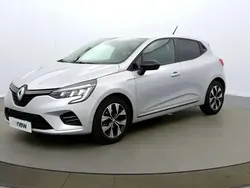 Gris Utilisé 2023 Renault Clio V SE Citadine | 12 990 € (Bon prix)