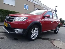 Rouge Utilisé 2016 Dacia Sandero Prestige Citadine | 8 900 € (Prix juste)