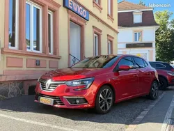 Rouge Utilisé 2016 Renault Mégane III Intens Berline | 9 989 € (Prix juste)