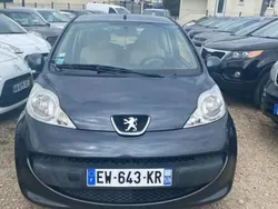 Gris Utilisé 2007 Peugeot 107 Citadine | 3 500 € (Prix assez cher)