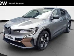 Gris Utilisé 2022 Renault Mégane Equilibre Berline | 23 990 € (Prix juste)