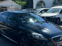 Noir Utilisé 2015 Volvo V40 CC Momentum Break | 12 490 €