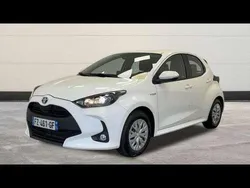 Utilisé 2020 Toyota Yaris Hybrid Business Edition Berline | 17 499 € (Prix juste)