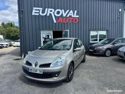 Beige Utilisé 2008 Renault Clio III Dynamique Berline | 4 990 € (Prix juste)