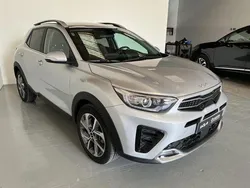 Gris Utilisé 2024 Kia Stonic GT-Line SUV | 22 490 € (Prix juste)