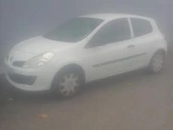 Utilisé 2009 Renault Clio III Authentique Berline | 1 250 €