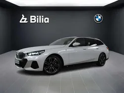 Blanc Utilisé 2024 BMW 540 M Sport Break | 77 845 € (Prix cher)