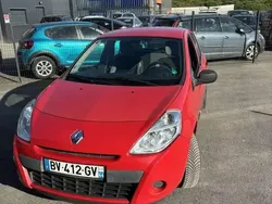 Utilisé 2011 Renault Clio III Berline | 2 500 € (Bon prix)