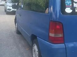Bleu Utilisé 2001 Mercedes Vito Monospace | 1 800 €