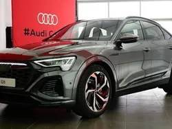 Gris daytona nacré Nouvelle 2024 Audi Q8 Sportback e-tron S-Line SUV | 89 900 € (Prix juste)