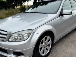 Gris Utilisé 2010 Mercedes C200 Berline | 7 999 € (Prix juste)