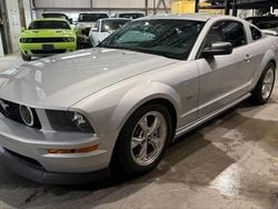 Rouge Occasion 2005 Ford Mustang GT Coupé | 29 990 €