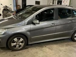 Gris Utilisé 2009 Mercedes B180 Classic Monospace | 8 700 € (Prix juste)