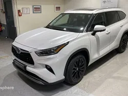Blanc Nouvelle 2024 Toyota Highlander Lounge SUV | 68 990 € (Prix juste)