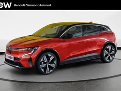 Rouge Utilisé 2022 Renault Mégane Iconic Berline | 27 490 € (Prix juste)