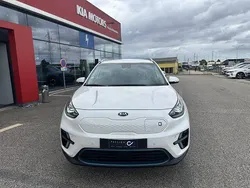 Blanc Utilisé 2021 Kia e-Niro Premium SUV | 19 990 € (Prix juste)
