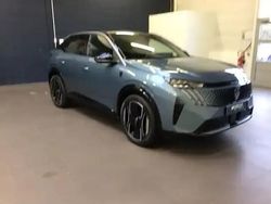 Bleu Utilisé 2024 Peugeot e-3008 GTi SUV | 39 900 € (Prix juste)