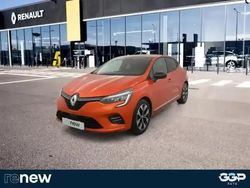 Orange Utilisé 2023 Renault Clio V Evolution Berline | 17 499 € (Prix juste)