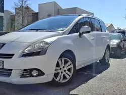 Utilisé 2013 Peugeot 5008 Allure Monospace | 6 700 € (Prix juste)