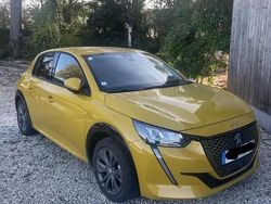 Jaune Occasion 2020 Peugeot e-208 Allure Citadine | 14 850 € (Prix assez cher)