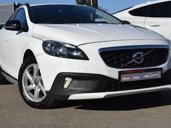 Blanc Utilisé 2015 Volvo V40 CC Momentum Break | 11 400 €