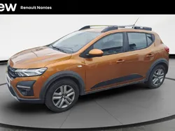 Orange Utilisé 2021 Dacia Sandero Comfort Citadine | 13 990 € (Prix juste)