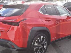Utilisé 2021 Lexus UX 250h Executive Line SUV | 25 880 € (Prix juste)