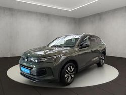 Vert Occasion 2024 VW Tiguan Life SUV | 39 300 € (Prix juste)