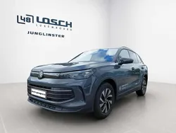 Gris Utilisé 2025 VW Tiguan Life SUV | 42 666 € (Prix juste)