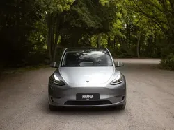 Gris Utilisé 2023 Tesla Model Y Performance SUV | 47 950 € (Prix juste)