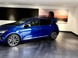 Bleu Utilisé 2025 Renault Clio Techno SUV | 25 490 €