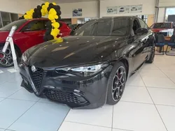 Noir Nouvelle 2025 Alfa Romeo Giulia Veloce Berline | 49 990 € (Prix assez cher)